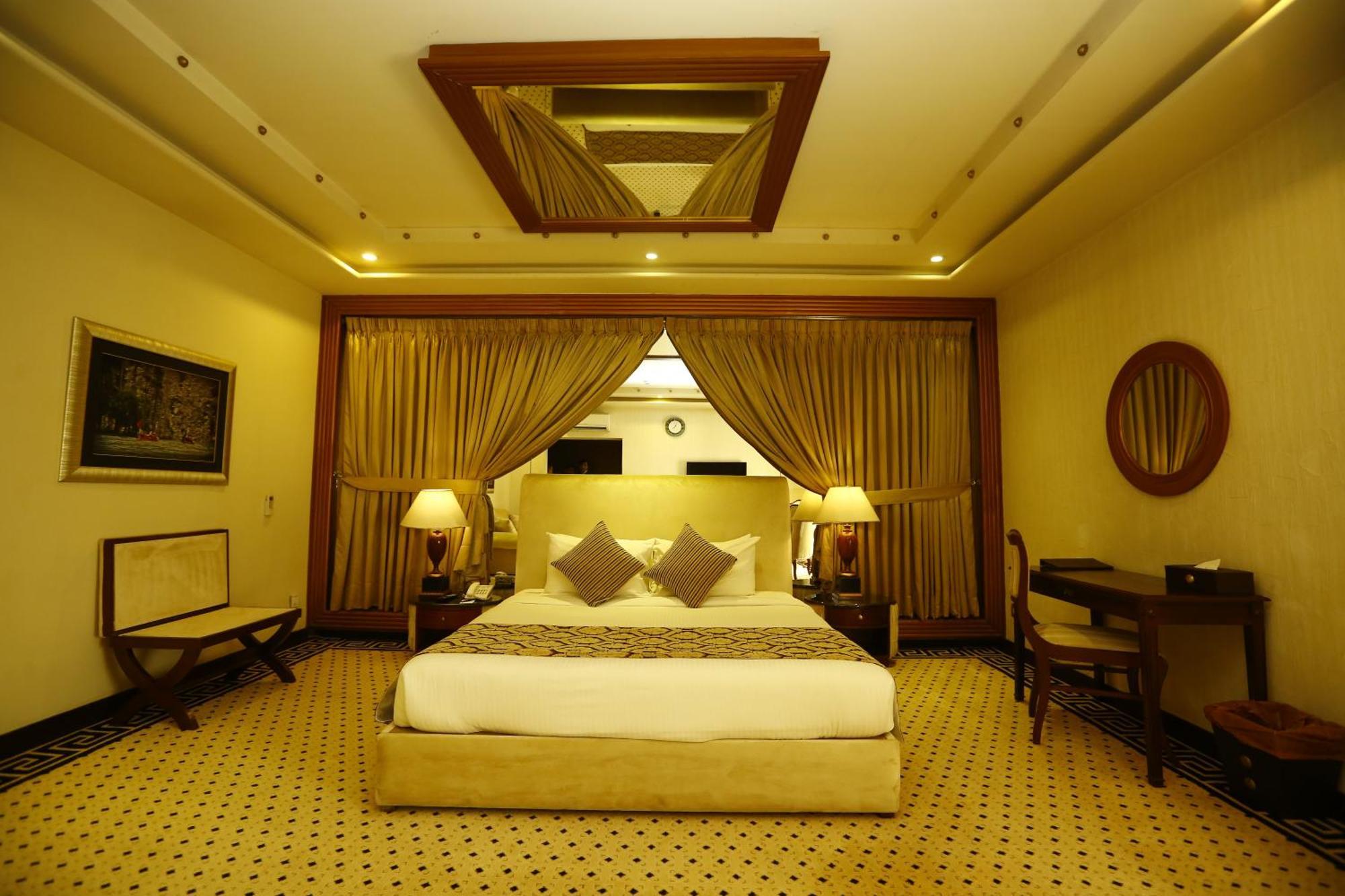 Bahria Grand Hotel & Resort Lahore Exterior photo